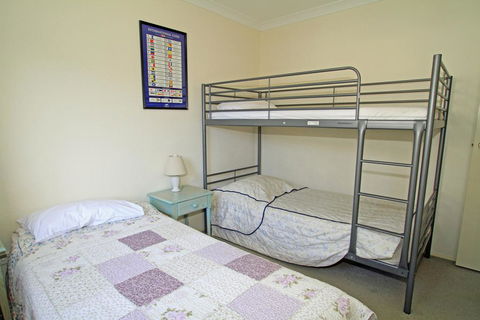 Holiday On The Water - E Caravan Parks 3