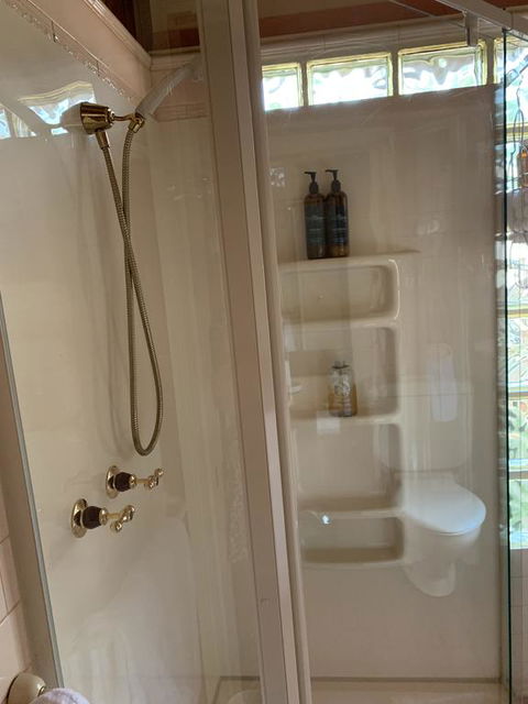 Holly Cottage - E Caravan Parks 1