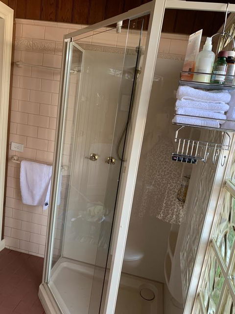Holly Cottage - E Caravan Parks 2