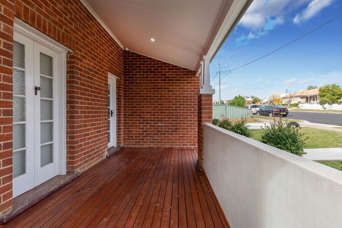 Home Away From Home - E Caravan Parks 1