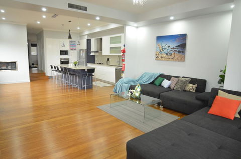 Home Away From Home Newly Built And Spacious - E Caravan Parks 1