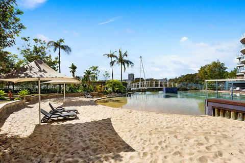 Homebush Bay Self-Contained Modern Two-Bedroom Apartments (BEN) - E Caravan Parks 0