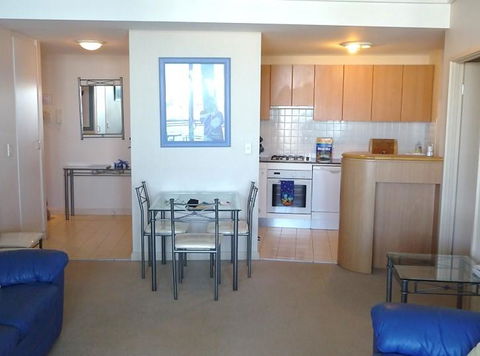 Homebush Bay Self-Contained Modern Two-Bedroom Apartments (BEN) - E Caravan Parks 3