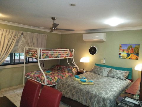 Homestay At Julie's - E Caravan Parks 0