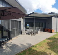 Hoof  Hound Country Escape - E Caravan Parks