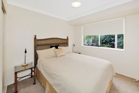 Hook Wine And Sinker Hervey Bay - E Caravan Parks 3