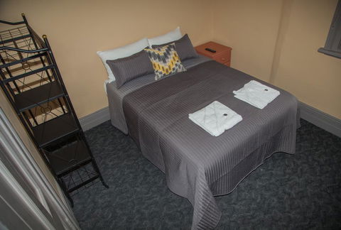 Hotel Cessnock - E Caravan Parks 0