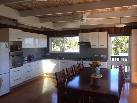 Island Getaway - E Caravan Parks 0