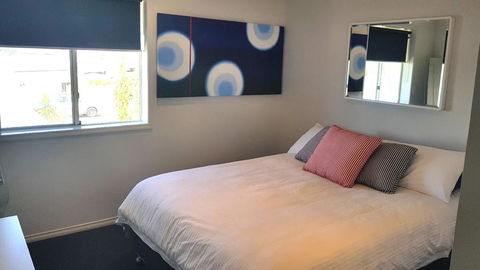 Island Waterfront Getaway - WiFi - E Caravan Parks 2