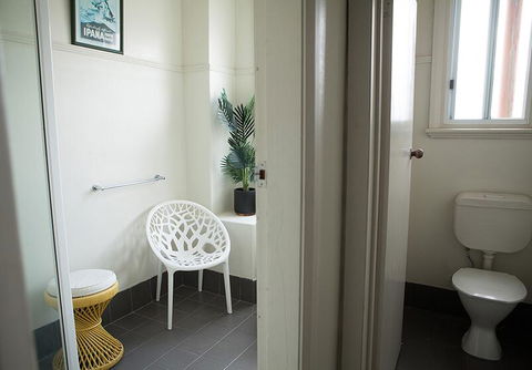 Jack Duggans Irish Pub - E Caravan Parks 1