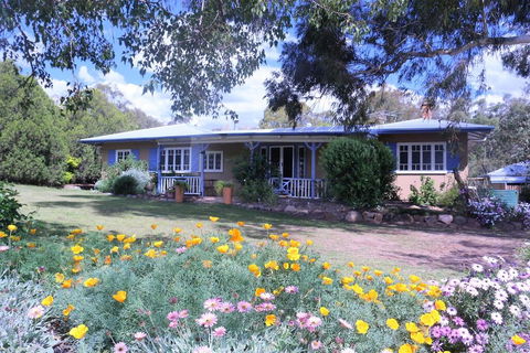 James Farmhouse - E Caravan Parks 0