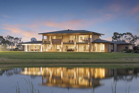Jolong Park Club House - E Caravan Parks 0