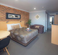 Jumbuck Motor Inn - E Caravan Parks
