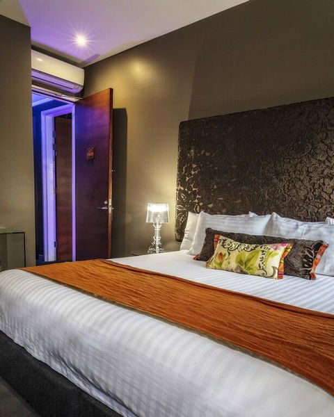 Junction Hotel - E Caravan Parks 3