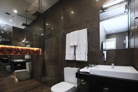 Junction Hotel - E Caravan Parks 1