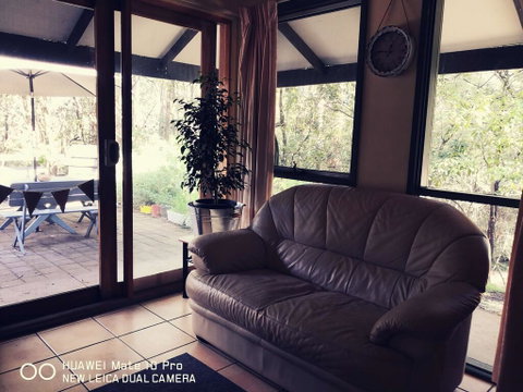 Kalimna Woods Cottages - E Caravan Parks 1