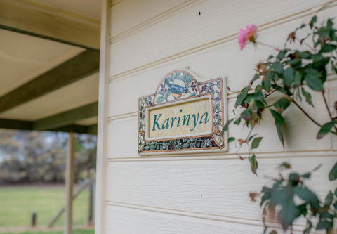 Karinya Cottage - Pet Friendly Country Retreat - E Caravan Parks 3