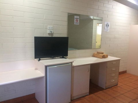 Katherine Motel - E Caravan Parks 1