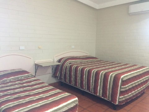 Katherine Motel - E Caravan Parks 3