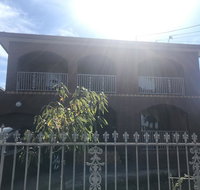 Katie's Antique House - E Caravan Parks