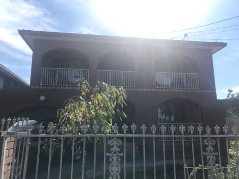 Katie's Antique House - E Caravan Parks 0