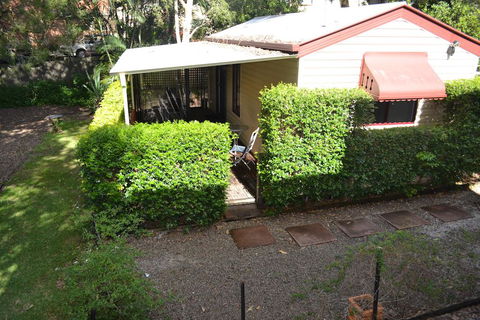 Kedron Cottages - E Caravan Parks 3