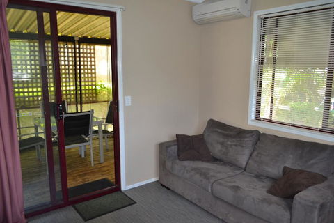 Kedron Cottages - E Caravan Parks 2