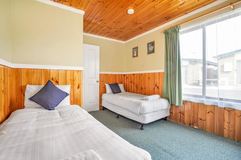 Kellraine Holiday Units - E Caravan Parks 3