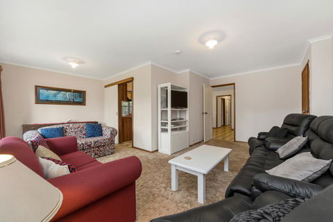 Kennington Cottage - E Caravan Parks 3