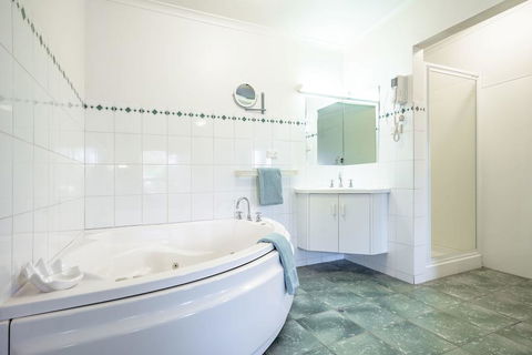 Kerang Valley Resort - E Caravan Parks 2