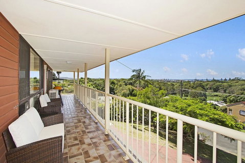 KINGSCLIFF HOLIDAY HOME ON THE HILL - SYD'S VIEW - E Caravan Parks 3