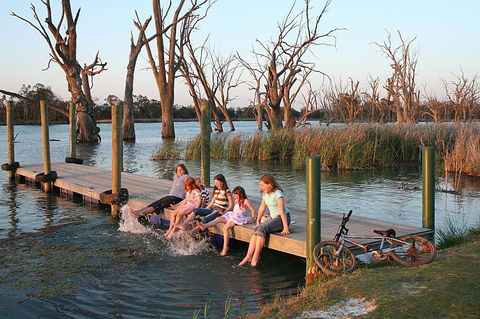 Kingston-on-Murray Caravan Park - E Caravan Parks 0
