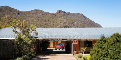 Kookaburra Motor Lodge - E Caravan Parks 0