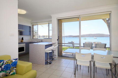 Kooringal, Unit 8/105 Soldiers Point Road - E Caravan Parks 2