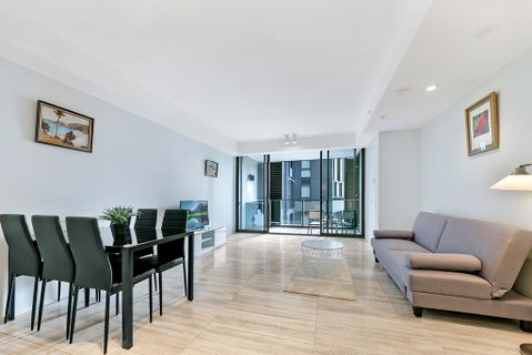 KOZYGURU HAYMARKET SYDNEY CITY VIEW 2 BED STUNNING APT NHA178-1206 - E Caravan Parks 3