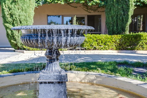 Kraimorie Large Family Beach House With Pool, Superb Water Views, Pool, And Games Room - E Caravan Parks 2