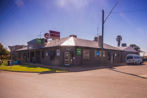 Lake Mulwala Hotel Motel - E Caravan Parks 0