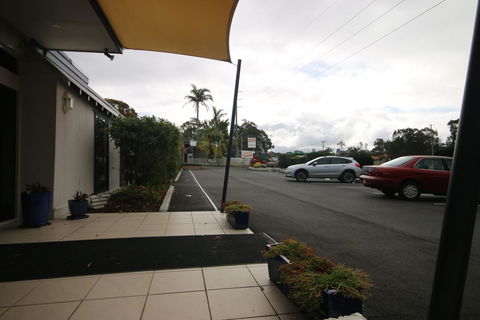 Lake Munmorah Motel - E Caravan Parks 2