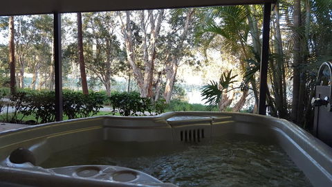 Lake Russell Lakeside Retreat - E Caravan Parks 0