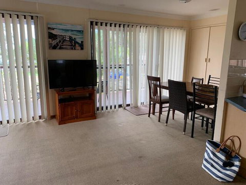 Lakehouse On Oxley - E Caravan Parks 3