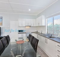 Lakeside Cabin - E Caravan Parks