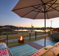 Lakeside Deck House - E Caravan Parks
