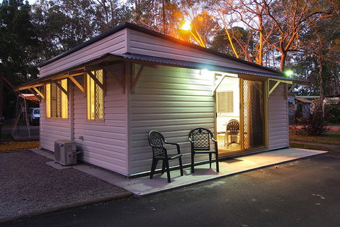 Landsborough Pines Caravan Park - E Caravan Parks 2