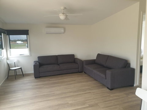 Lara Lodge - E Caravan Parks 3