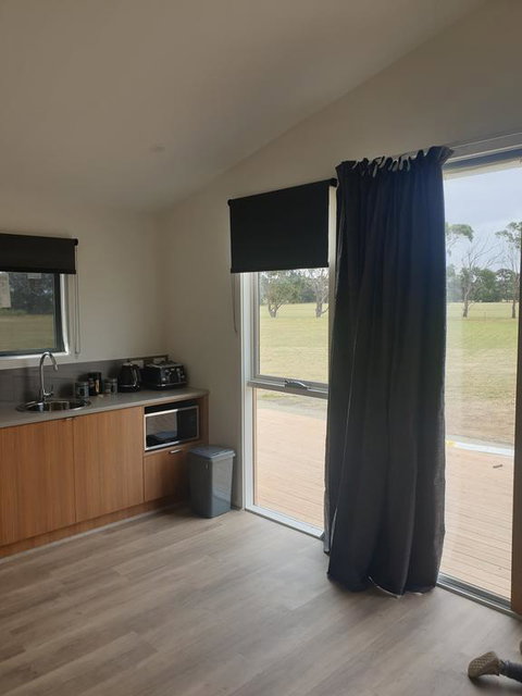 Lara Lodge - E Caravan Parks 1