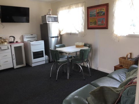 Lillydale Farm Accommodation Greenacres - E Caravan Parks 2