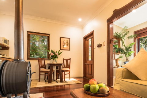 Lillypilly's Cottages & Day Spa - E Caravan Parks 3