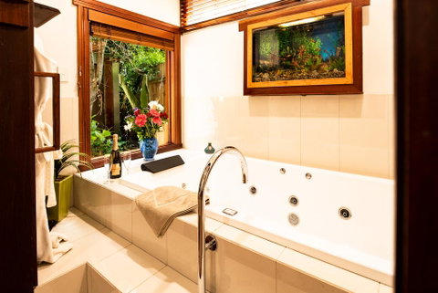 Lillypilly's Cottages & Day Spa - E Caravan Parks 2