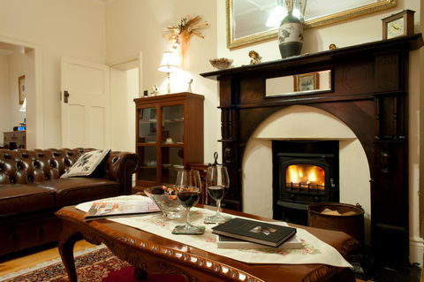 Linfield Cottage - E Caravan Parks 2