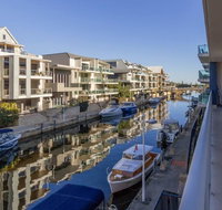 Luxurious Mandurah Marina Apartment - E Caravan Parks